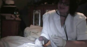 sex rosababy vip MILF nghiêng chàng trai trẻ để fuck. sex hoang thuy linh