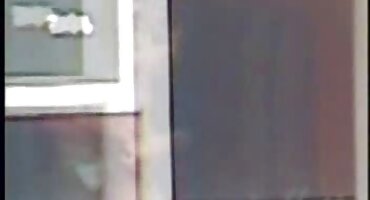 sex conan Người phụ nữ gầy liếm vòi nước cho đến khi nó phát sex áo dài sáng và kích thích nó.